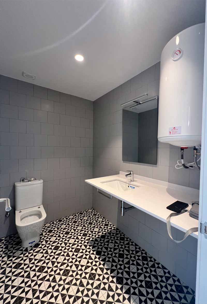 reforma-de-baños-en-barcelona-suelo-porcelanico-brick reforma-de-baños-en-barcelona-suelo-porcelanico-brick