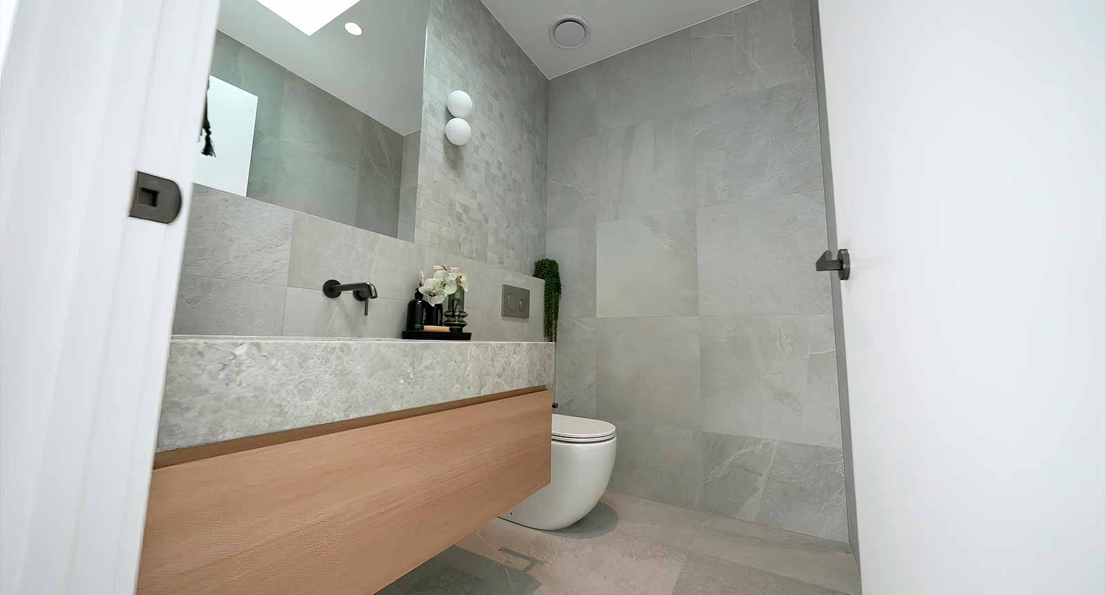 com-reformar-un-bany-petit-idees-per-a-4-6-m-que-optimitzen-lespai